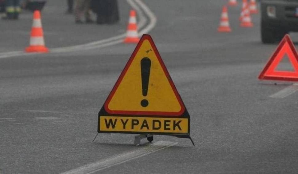 Samochód rozstrzaskał się na DK44 w Babicach koło Oświęcimia