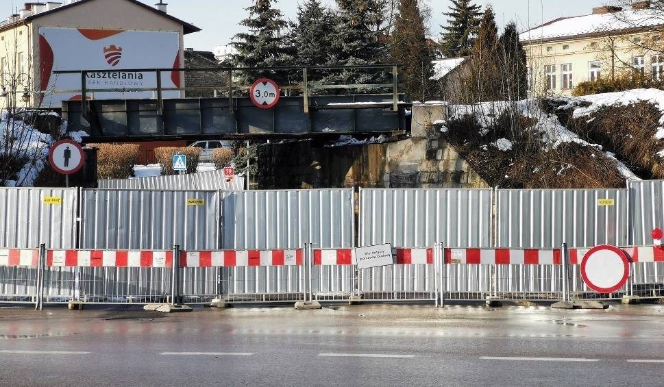 Zamknięto wiadukt na ul. Krakowskiej w Chrzanowie [ZDJĘCIA, WIDEO]