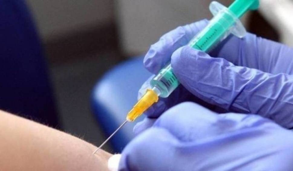 Co jest z tymi szczepieniami przeciwko COVID-19? - pytają aptekarze
