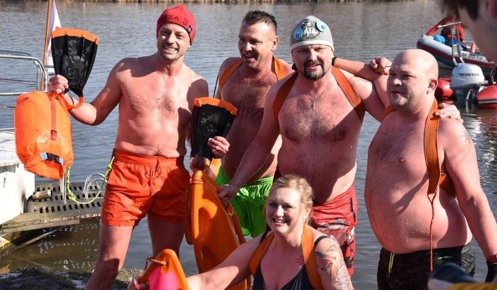 Morsowali w Wiśle i wrzucili fotki na Facebooka. Chcą być modni [ZDJĘCIA]