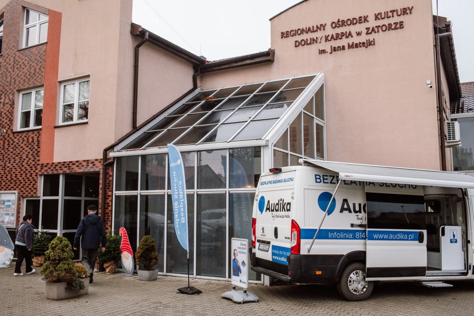 Seniorzy z Gminy Zator już mogą korzystać z Ogólnopolskiej Karty Seniora