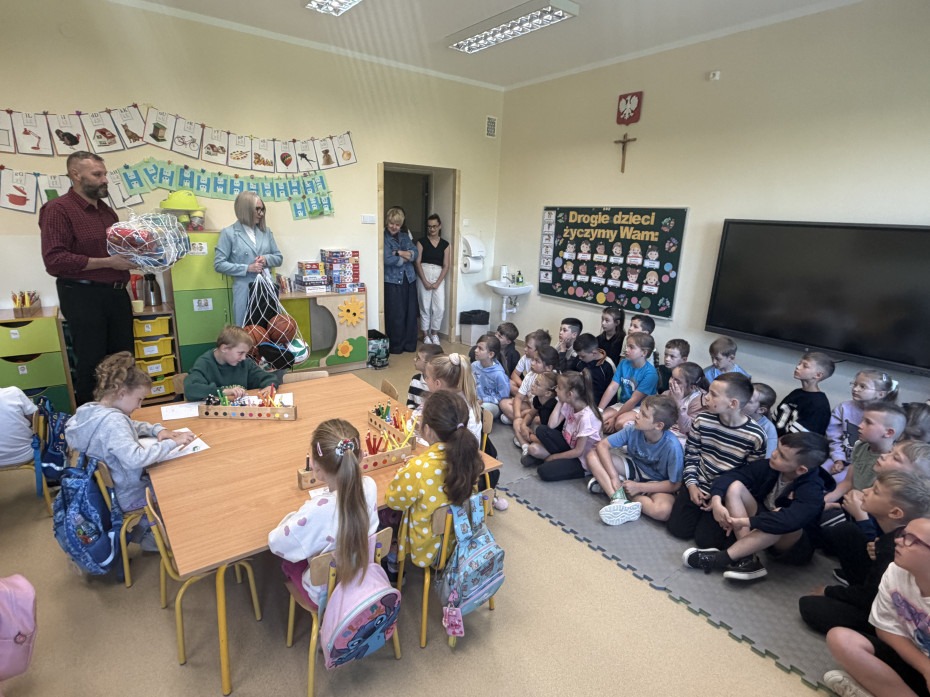 Dzień Dziecka z Burmistrzem Zatora - wizyty w szkołach i przedszkolach [fotorelacja]