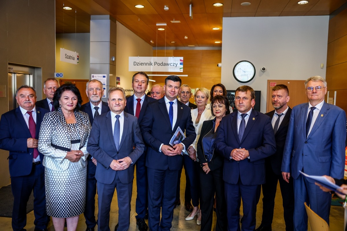 Zarząd Województwa Małopolskiego z absolutorium i wotum zaufania