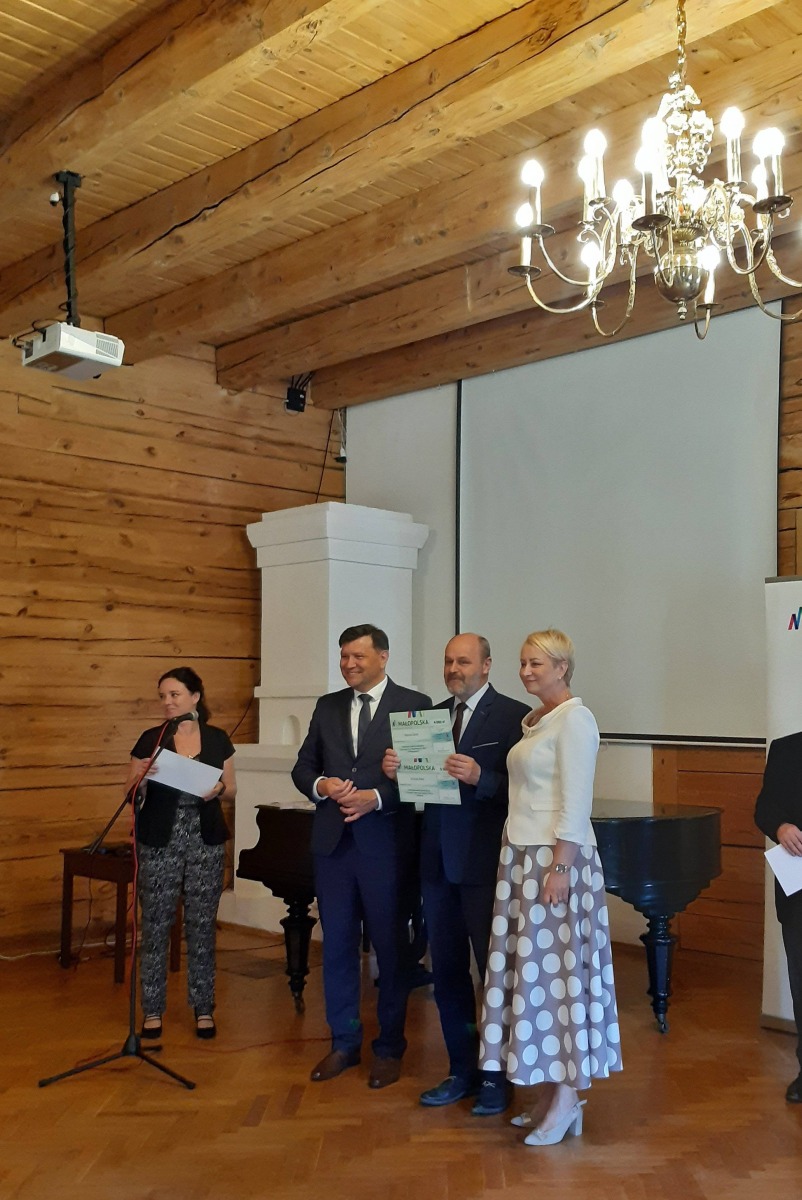 Gmina Zator pozyskała dotację w ramach konkursu „Kapliczki Małopolski_2022”. Z pozyskanych środków wykonana zostanie renowacja dwóch obiektów z figurami św. Jana Nepomucena.