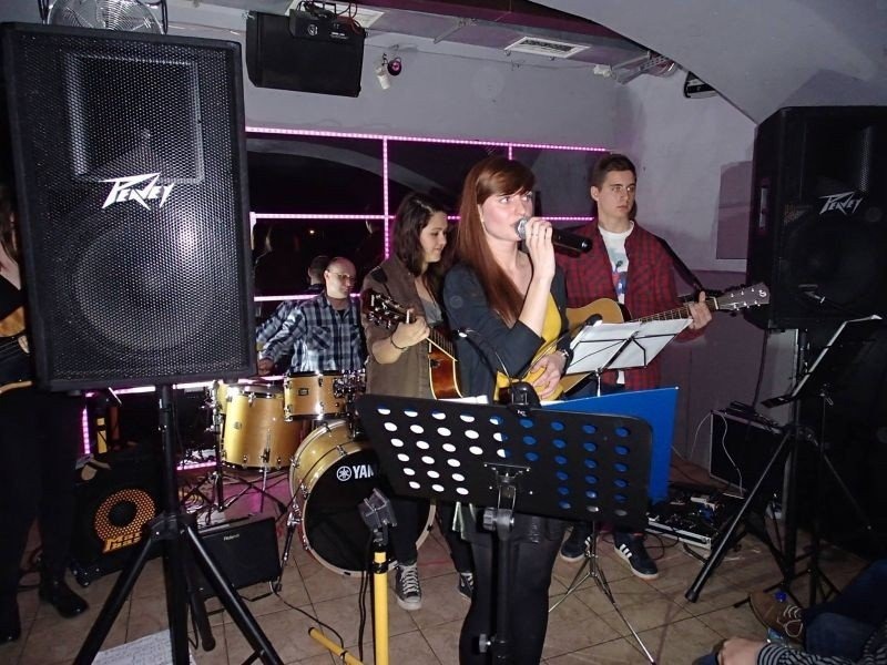 Charytatywny koncert zespołu Młodzieżowego Domu Kultury