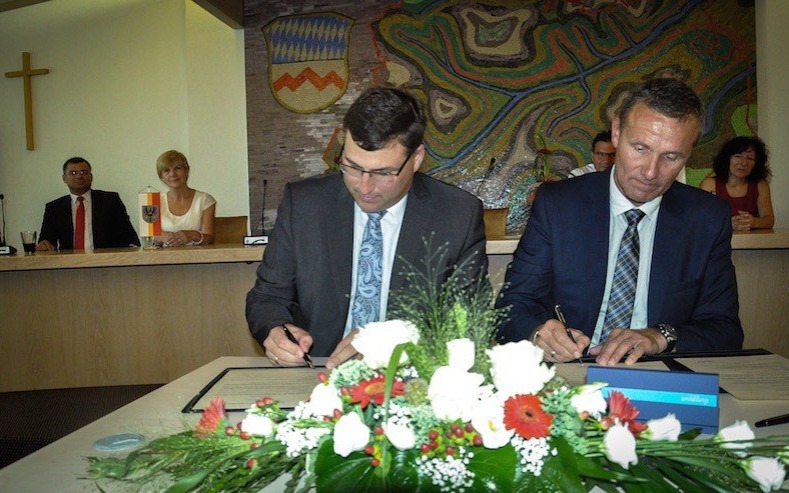 Oświęcimski i Dachau - partnerskie Powiaty już oficjalnie