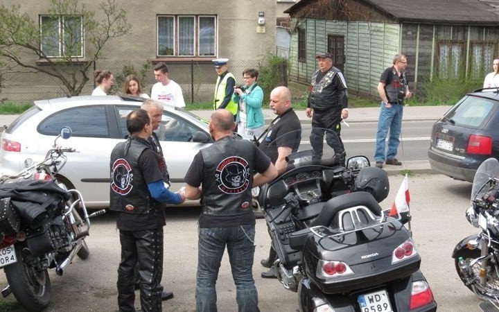 Uczniowe Ozetów we wspólnej akcji z Policją i motocyklistami