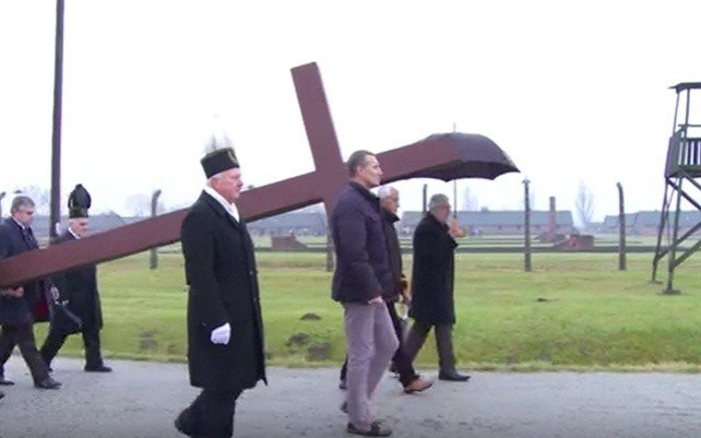 Droga Krzyżowa w Birkenau (WIDEO)