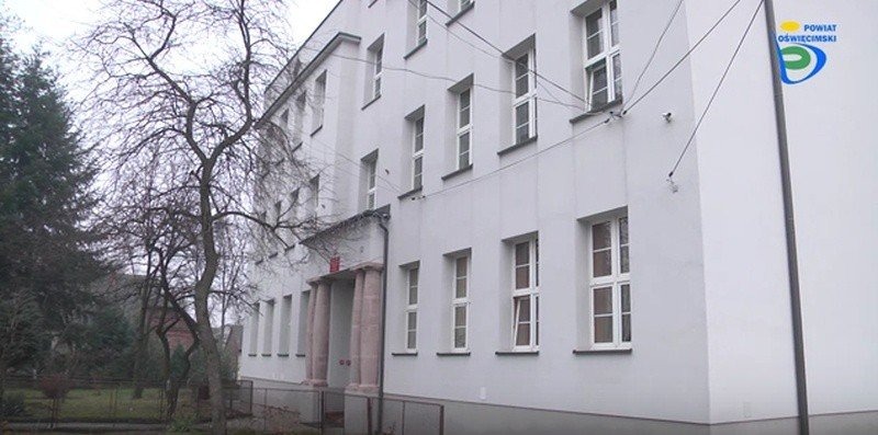 Termomodernizacja budynku szkoły PZ 9 w Kętach zakończona (WIDEO)