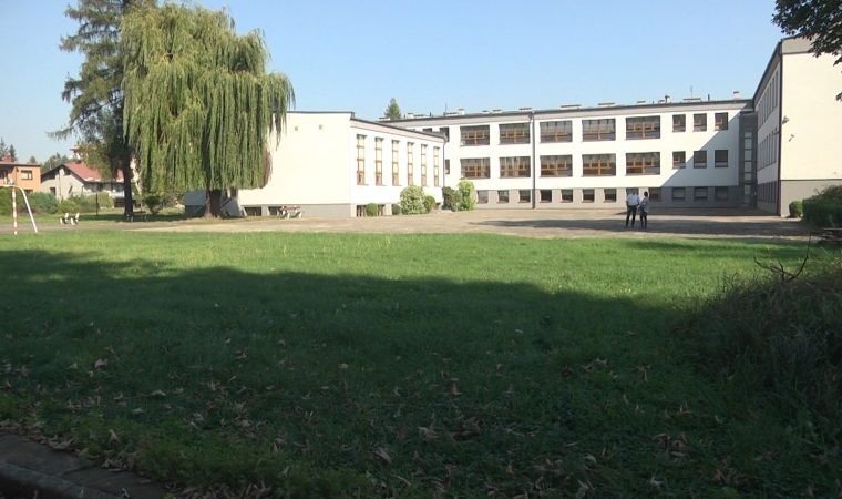 KĘTY. Przy „Wyspianie” powstanie nowoczesne boisko wielofunkcyjne