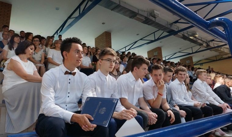 Koniec roku szkolnego. Uczniowie myślami już na wakacjach