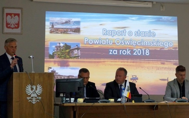Chcesz wiedzieć więcej o Powiecie? Koniecznie zajrzyj do raportu