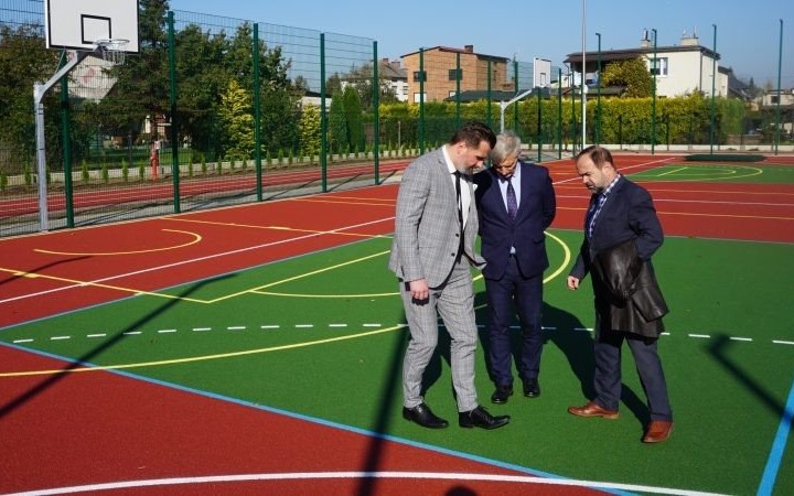 Powiatowy “Wyspian” wzbogacił się o nowoczesny kompleks sportowy