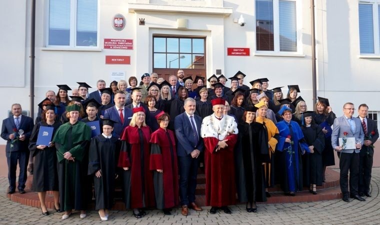 Absolwenci oświęcimskiej uczelni uroczyście pożegnani