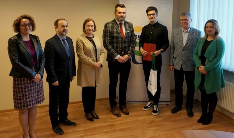 Utalentowany programista z „Chemika” doceniony przez Zarząd Powiatu