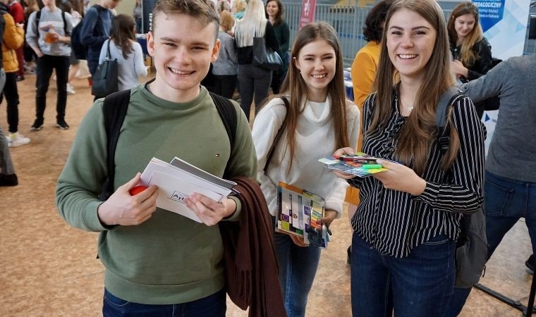 Duże zainteresowanie Powiatowymi Targami Akademickimi w „Konarze”