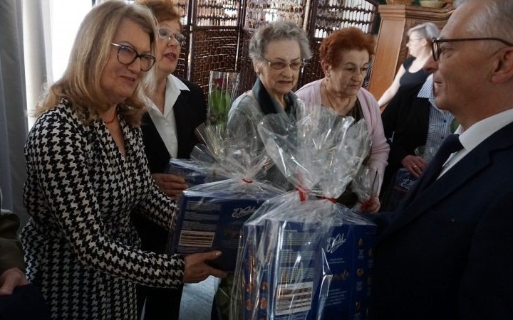 Wyrazy sympatii i prezenty od włodarzy Powiatu Oświęcimskiego