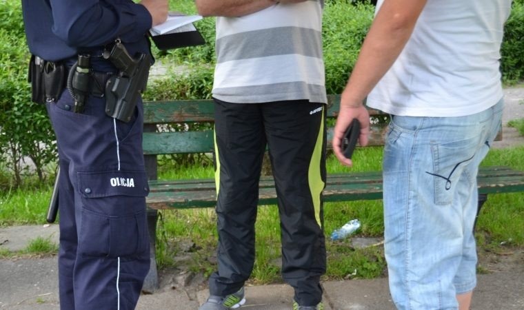 Nic sobie nie robią z zakazów. Policja interweniuje