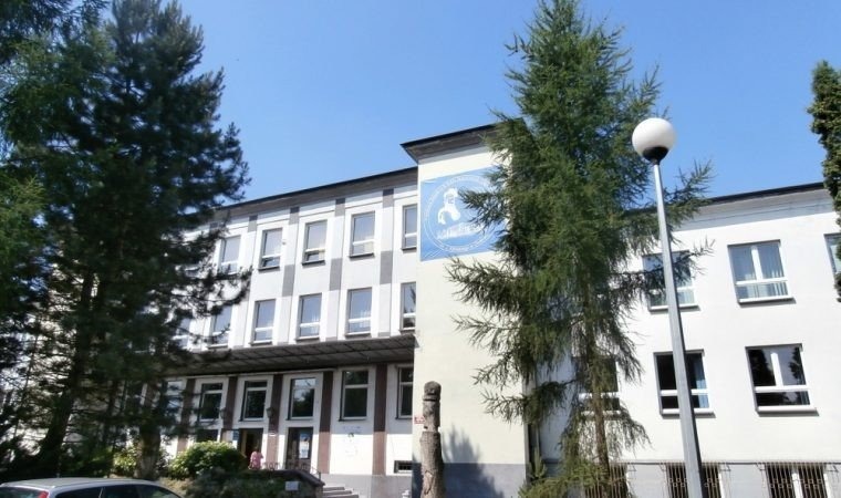 Budynek byłej szkoły średniej zostanie podarowany Gminie Chełmek