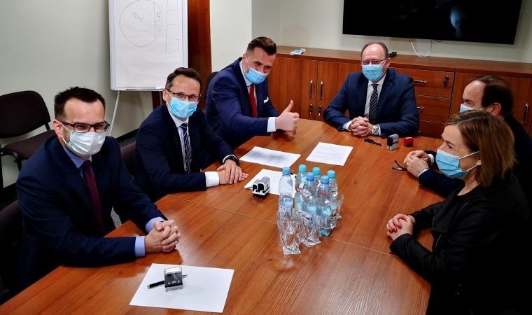 Umowa zawarta. Stacja dializ na terenie Szpitala Powiatowego będzie gotowa za rok