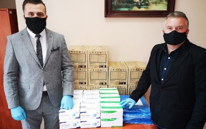 Środki ochrony osobistej od władz Powiatu Oświęcimskiego dla DPS-u w Bobrku