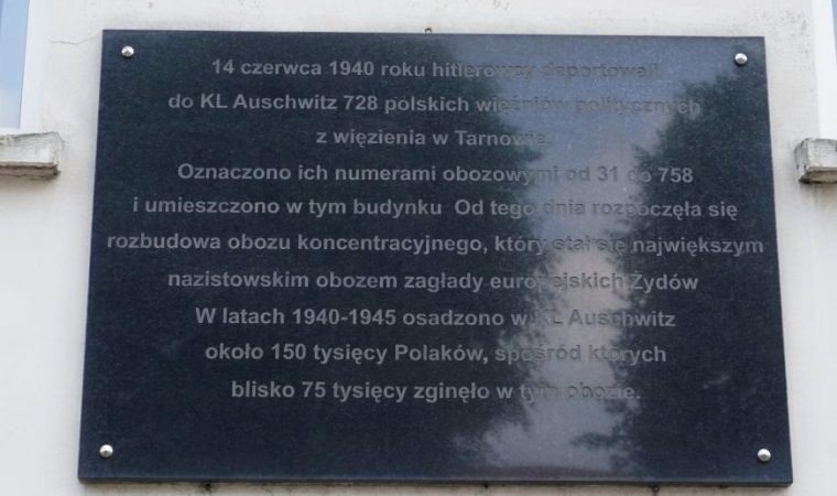 Powiat Oświęcimski od lat podtrzymuje pamięć o więźniach pierwszego transportu do KL Auschwitz