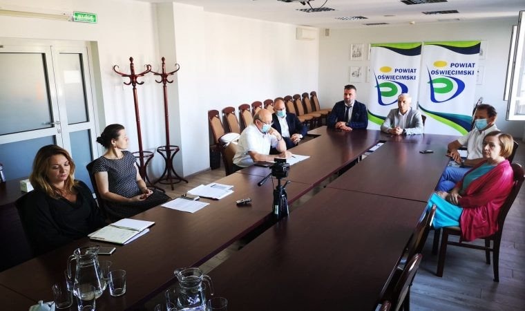 Problemy szpitali powiatowych w związku z decyzją wojewody w sprawie izolatoriów domowych