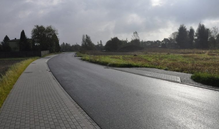 Nowa ulica w rejonie byłego obozu zagłady w Brzezince