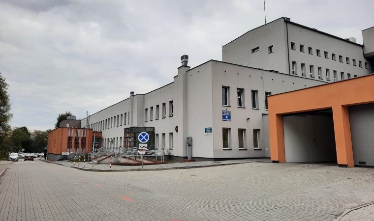 Władze Powiatu piszą do wojewody o dodatkowe karetki i wydłużenie czasu pracy Zespołu Ratownictwa Medycznego w Brzeszczach