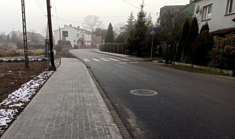 Piesi odetchną z ulgą. Ulica Grunwaldzka w Babicach z chodnikiem