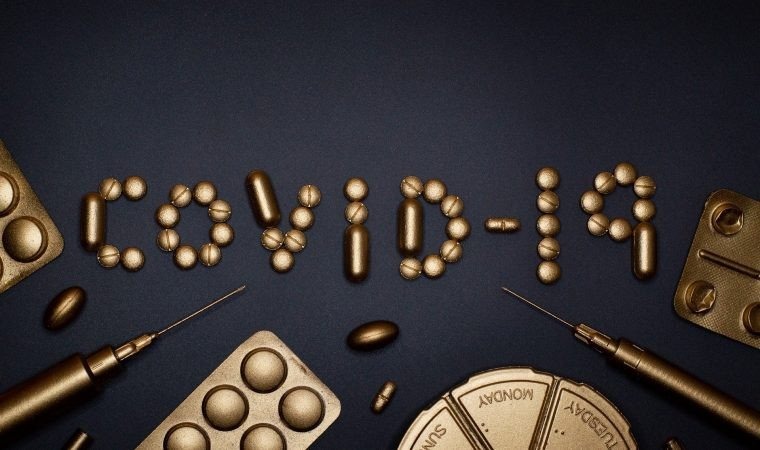 Rządowe obostrzenia przedłużone do końca stycznia. Po feriach powrót do szkół młodszych klas