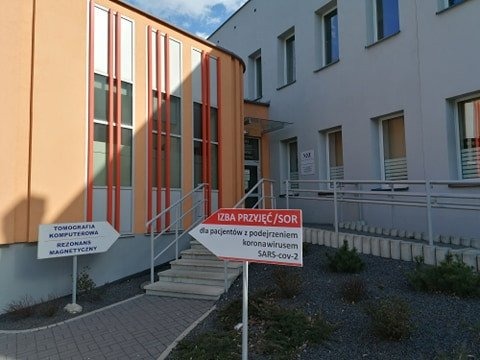 Opis badania wymazowego w ZOZ Oświęcim także w obcych językach