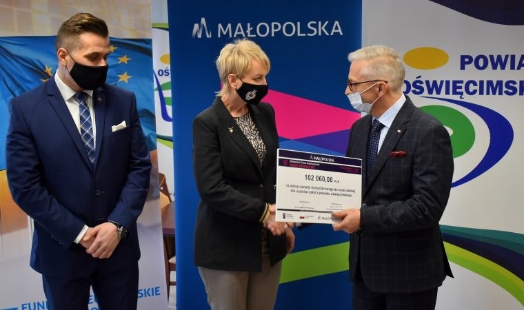 Pomoc w zdalnej nauce. Sprzęt dla szkół w dobie pandemii