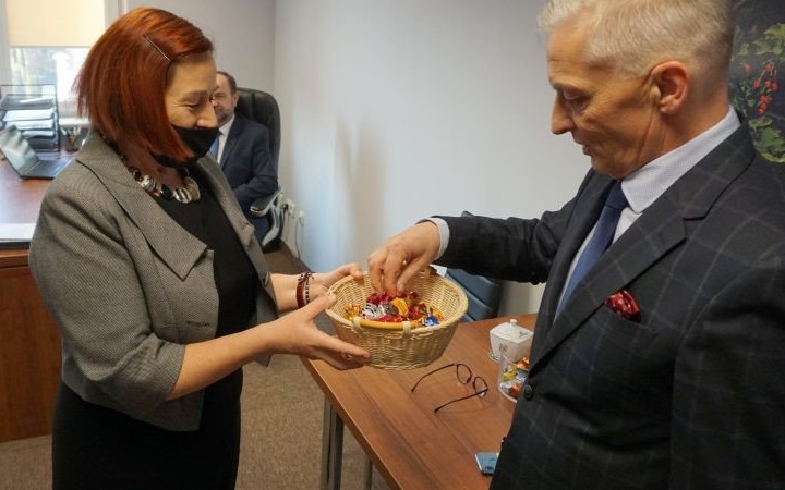 Słodkości od członkini zarządu