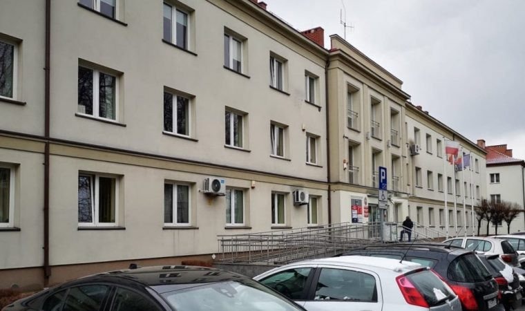 Od 29 marca ograniczenia w bezpośredniej obsłudze klientów starostwa