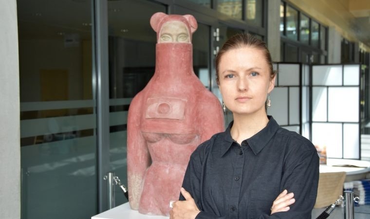 Rzeźby Agaty Agatowskiej w kolekcji oświęcimskiej książnicy