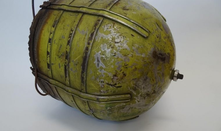 Nietypowa pamiątka z amerykańskiego bombowca w zbiorach Muzeum Pamięci