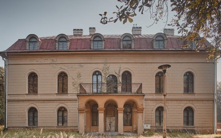 Pałac w Grojcu czeka na nowego właściciela