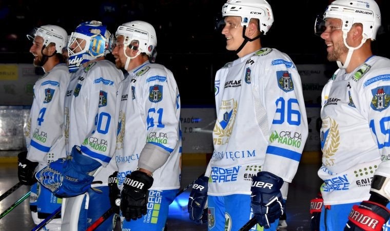 Biało – niebieskie zwycięstwo w pierwszym meczu turnieju