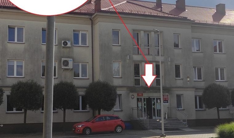 Od 1 września do budynku Starostwa tymczasowym wejściem od ul. Rydla