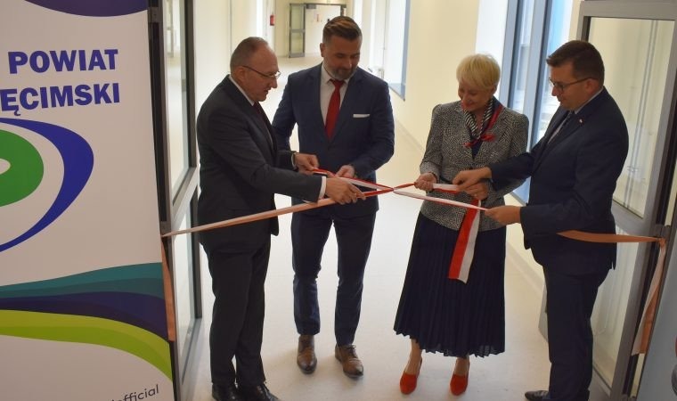 Przewiązki połączyły budynki Szpitala Powiatowego