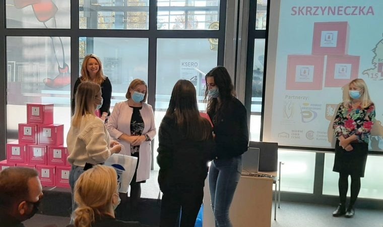 Powiat wsparł akcję „Różowa skrzyneczka”