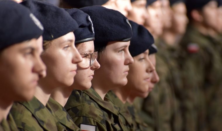 Ślubowanie uczniów klas wojskowych w powiatowym „Chemiku”