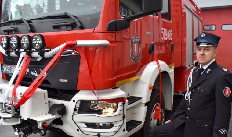 Nowoczesny wóz dla OSP w Osieku na zbliżające się 125. urodziny jednostki