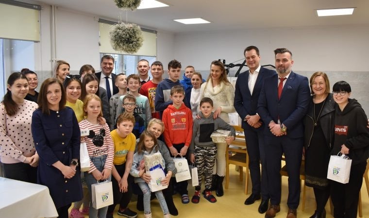 (Przed)świąteczne wizyty samorządowców w powiatowych placówkach opiekuńczo-wychowawczych