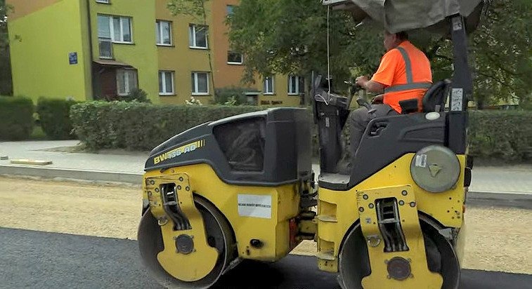 Modernizacja powiatowych traktów idzie pełną parą