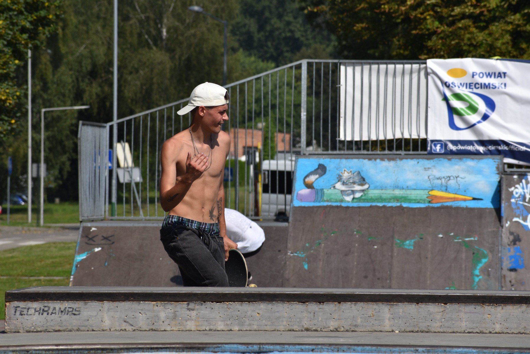 Niesamowite ewolucje na zawodach deskorolkowych