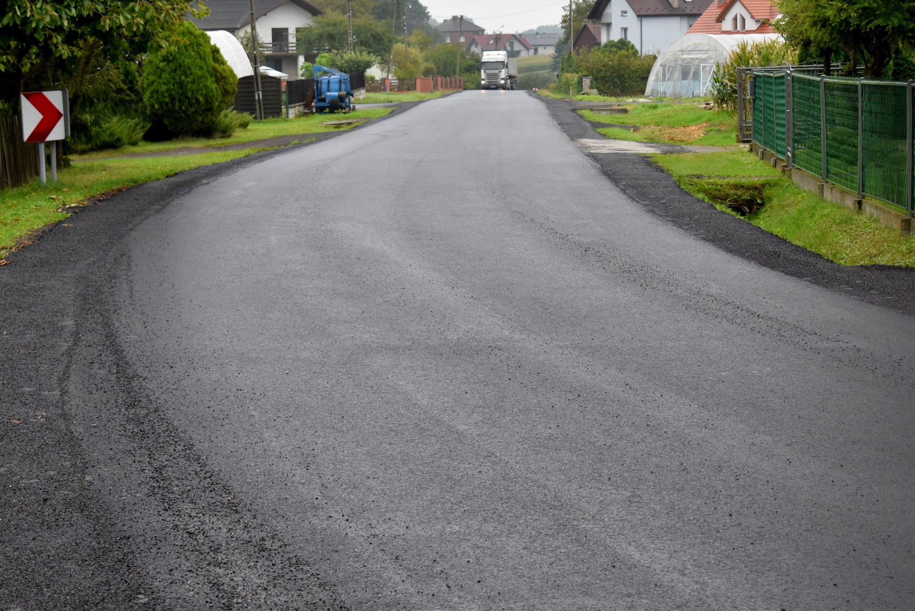 Kolejny odcinek drogi powiatowej w Polance Wielkiej w pełni wyremontowany