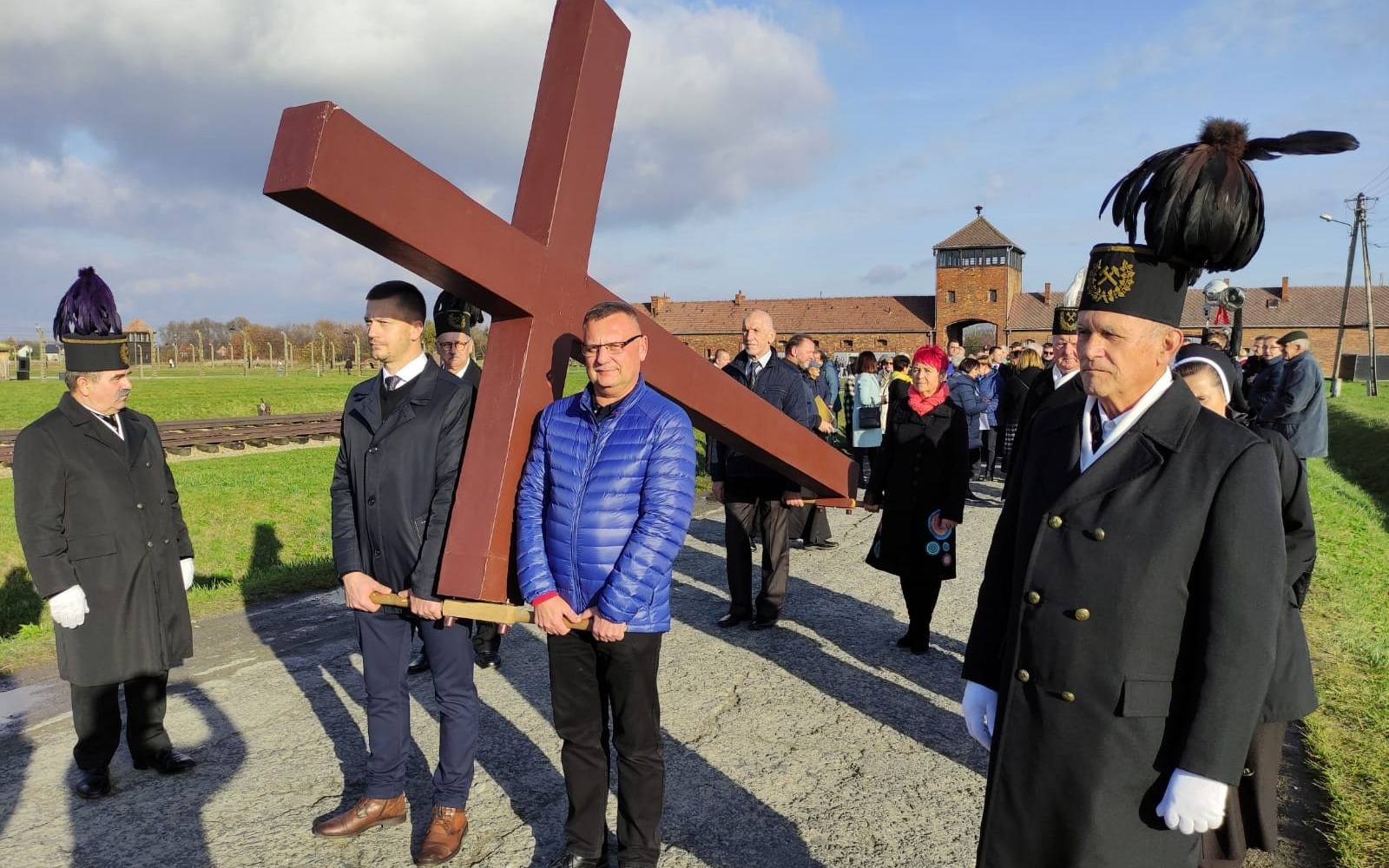 Droga Krzyżowa w miejscu niewyobrażalnej zbrodni