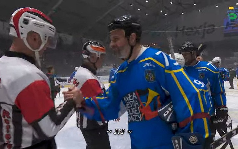 Rekordowa kwota i frekwencja na trybunach (film)